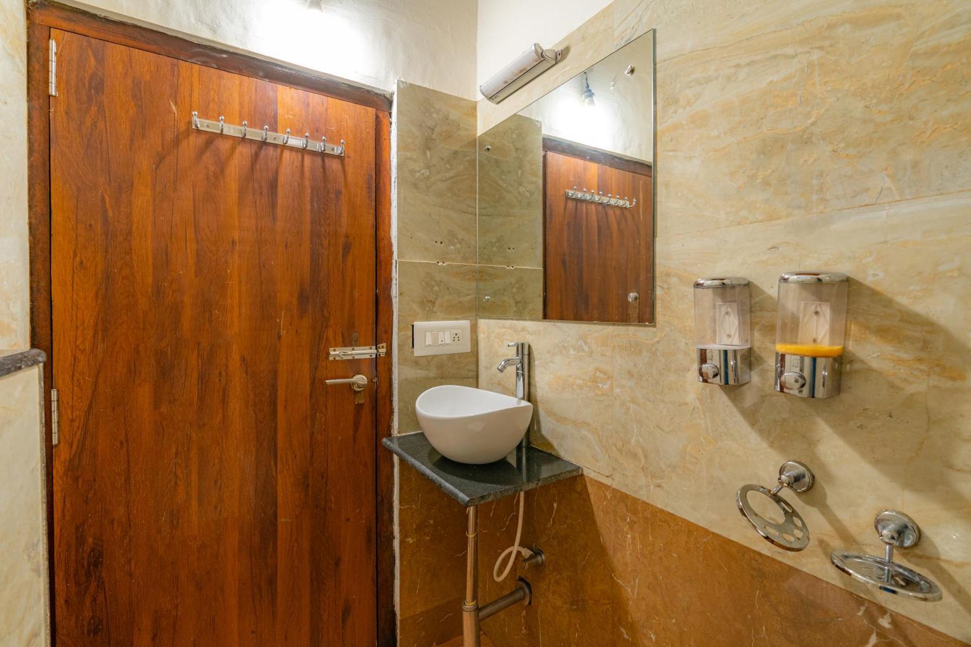Отель Q Swarga Retreat Attigundi Экстерьер фото